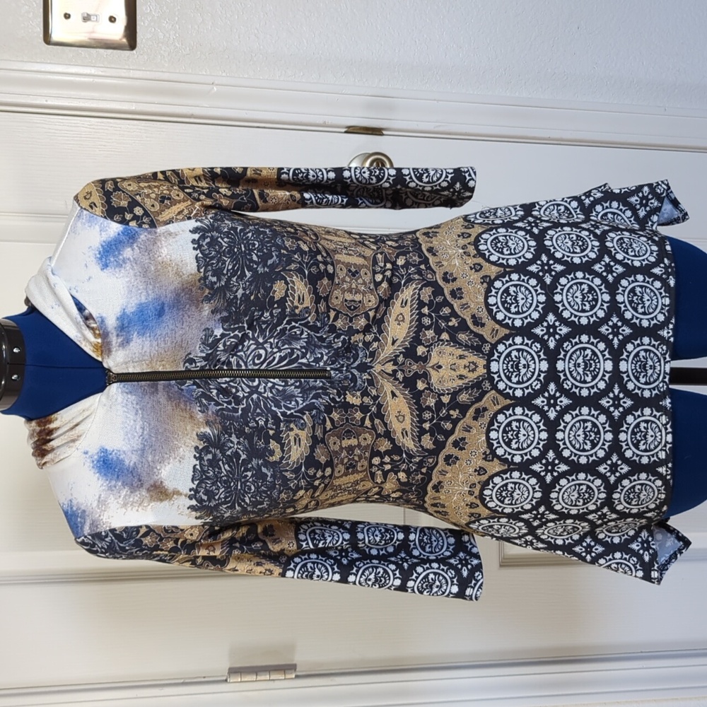 Paris IQ zip hooded top S NWT